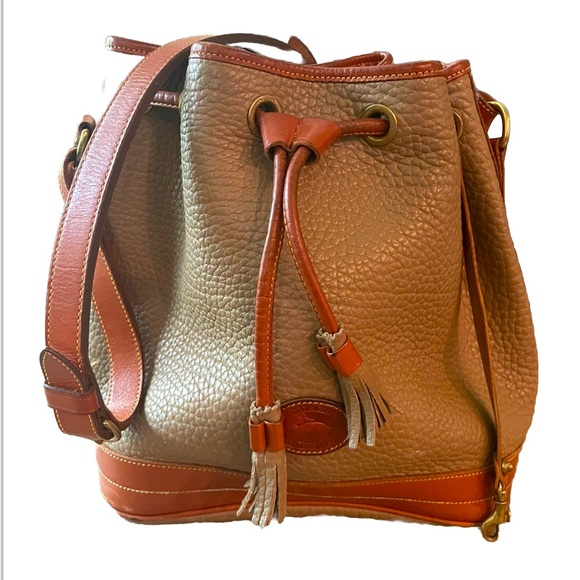 Dooney & Bourke Handbags - Vintage Dooney & Bourke all weather pebbled leather Drawstring Bucket Bag